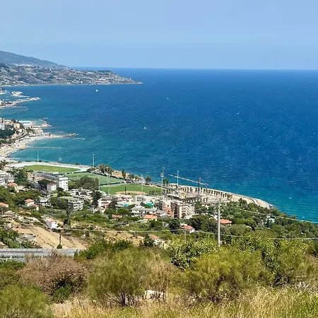Azure Horizon Vila